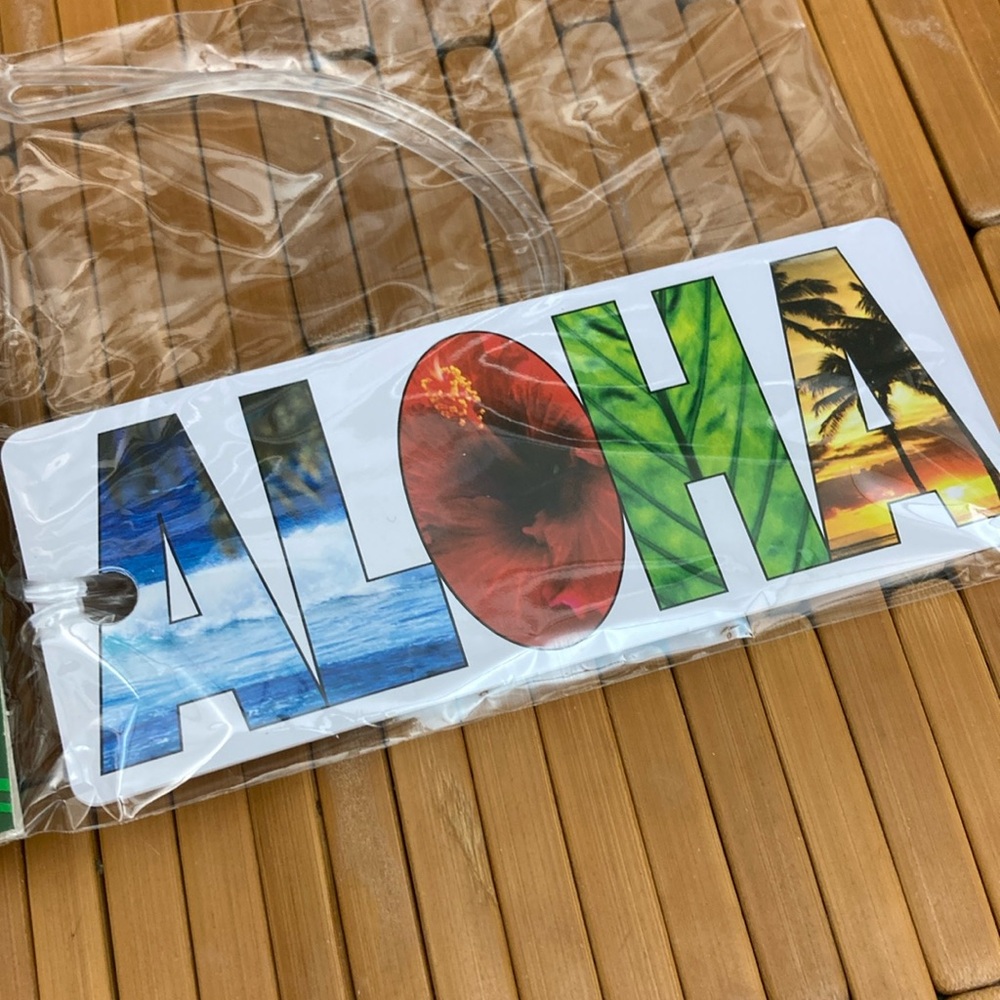 NWT Hawaii Luggage Tag